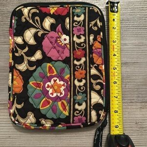 Vera Bradley tablet sleeve- suzani